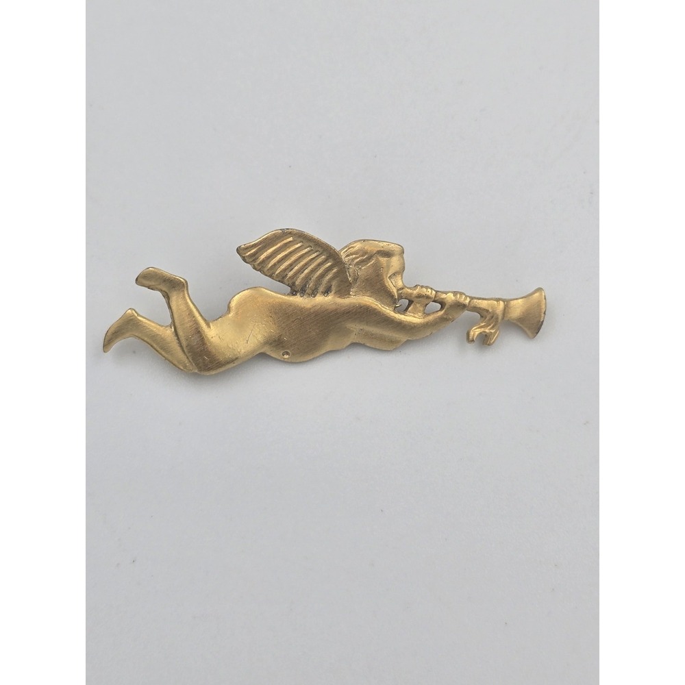Vintage Gold Tone Cherub Angel Playing Trumpet Horn Brooch‎ Pin Smithsonian